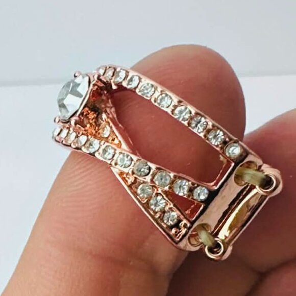 Paparazzi “Prepare To Be Dazzled!” Copper Rose Gold & Rhinestones Ring - Picture 3 of 4